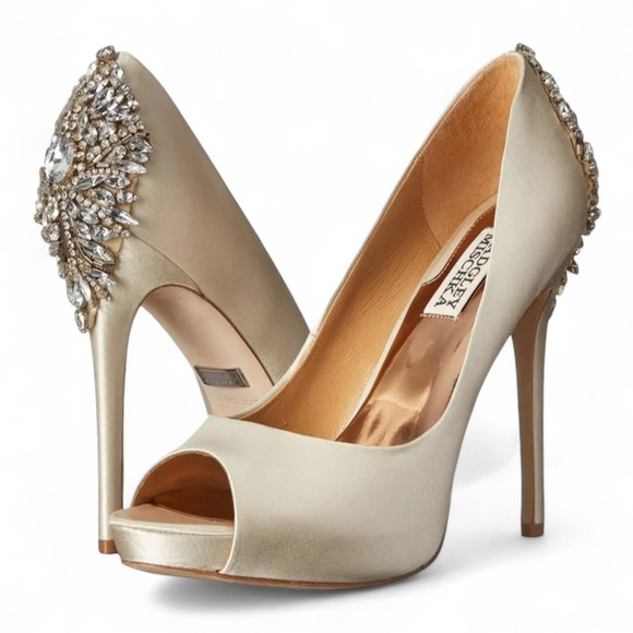 Badgley Mischka Kiara Peep Toe Platform Heel in Ivory Satin NIB - Picture 1 of 8